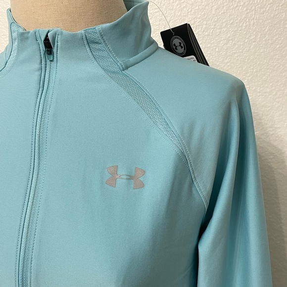 Essential Women's Under Armour Mileage ½ Zip Running Top, Medium NWT - Picture 6 of 8